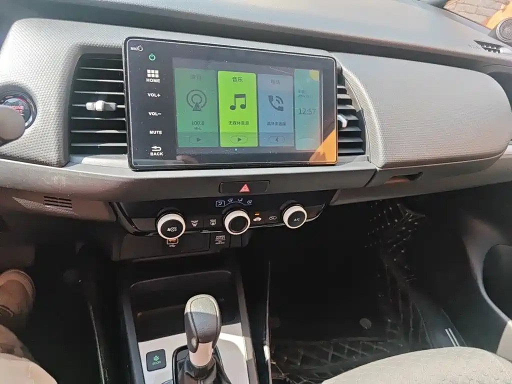 Honda Fit — миниатюра 6