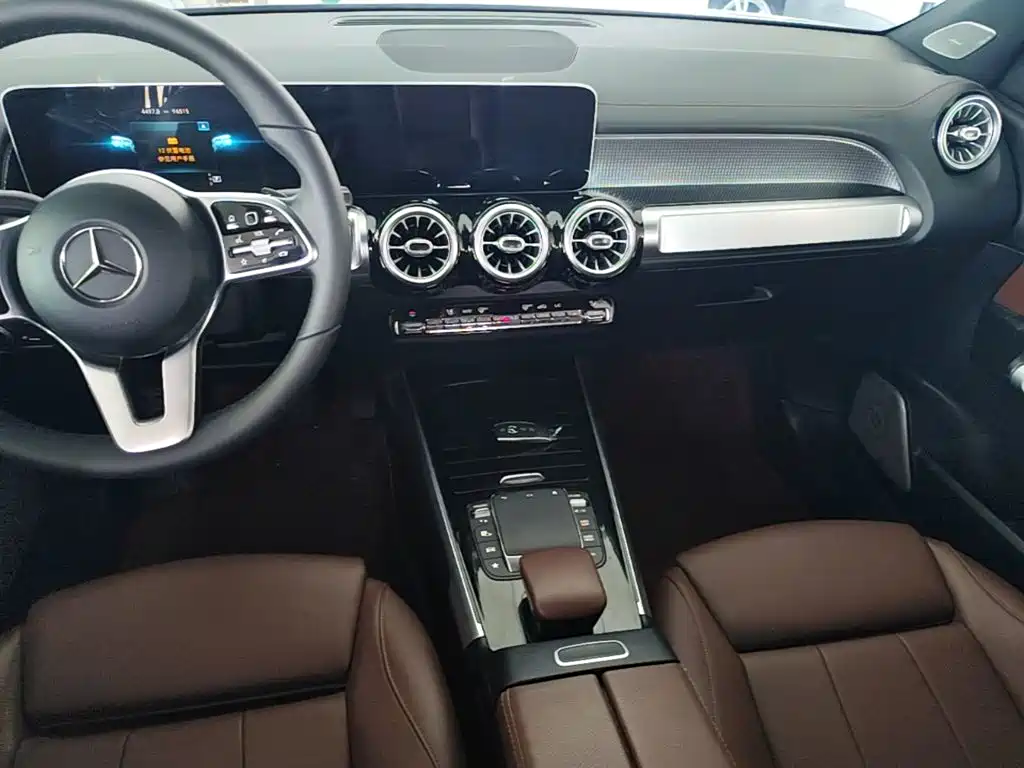 Mercedes-Benz GLB — миниатюра 12