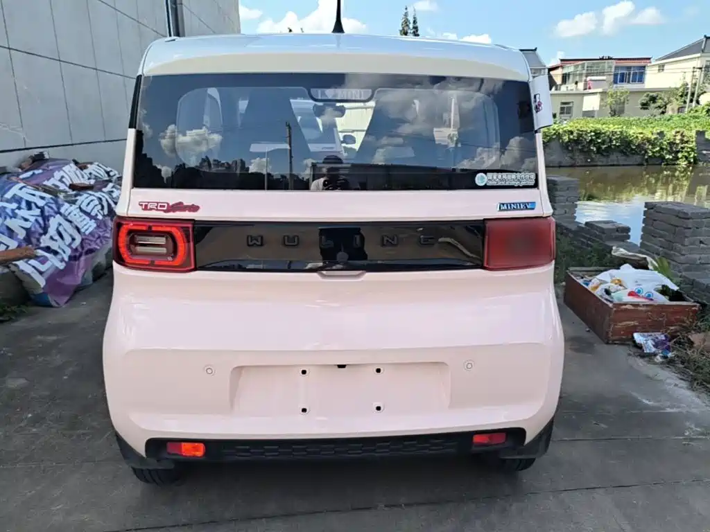 Wuling MINIEV — миниатюра 6