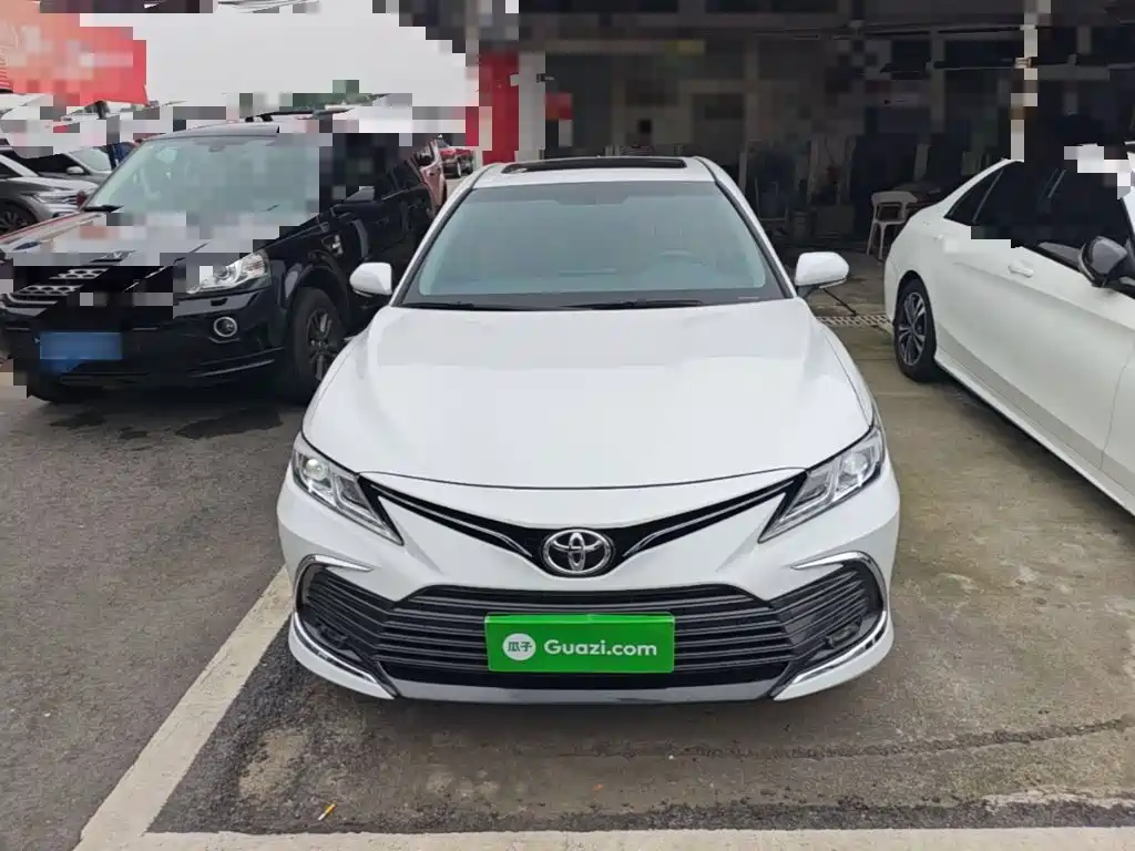 Toyota Camry — миниатюра 3