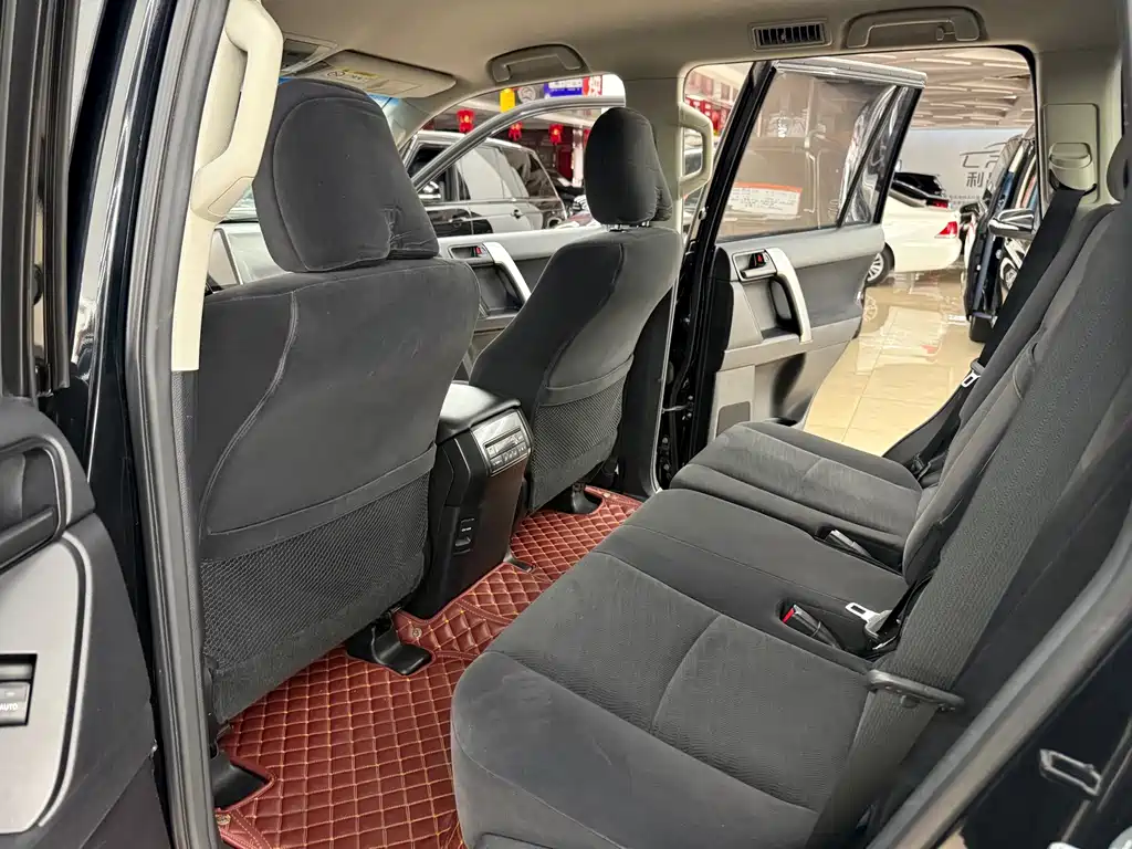 Toyota Prado (Import) — миниатюра 7