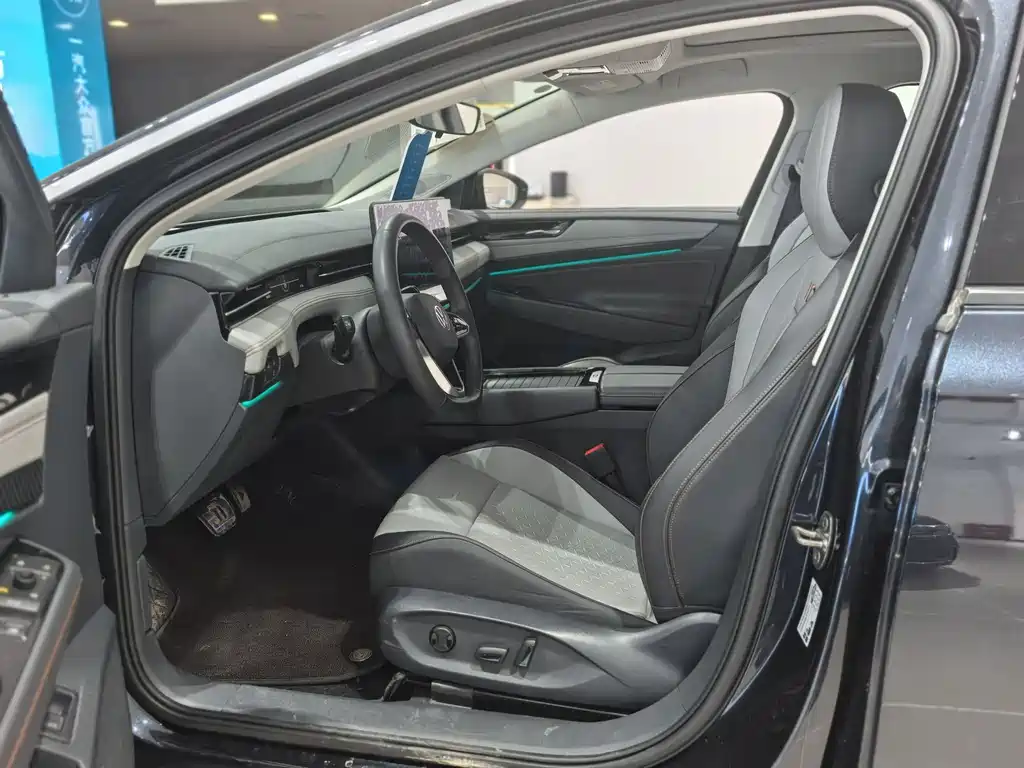 VOLKSWAGEN ID.7 VIZZION