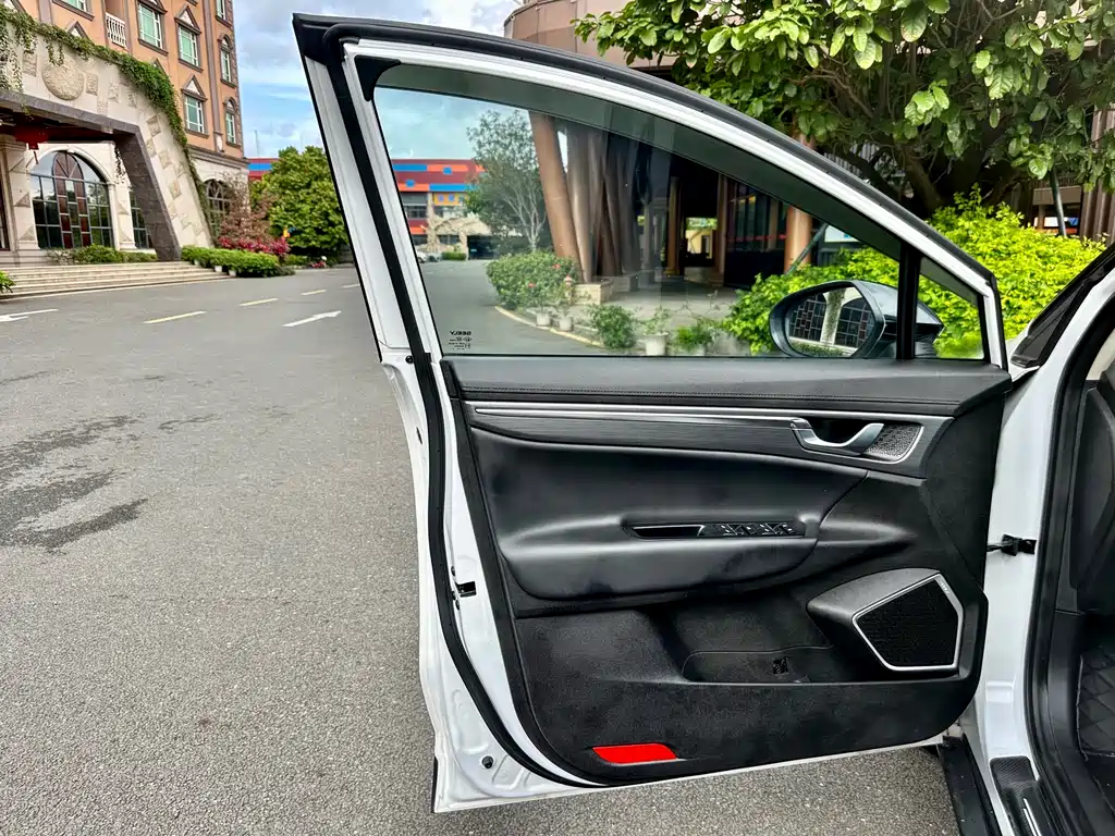 GEELY AUTOMOBILE EMGRAND GS