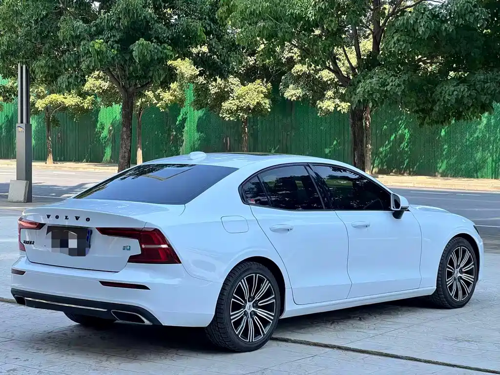 Volvo S60 — миниатюра 9