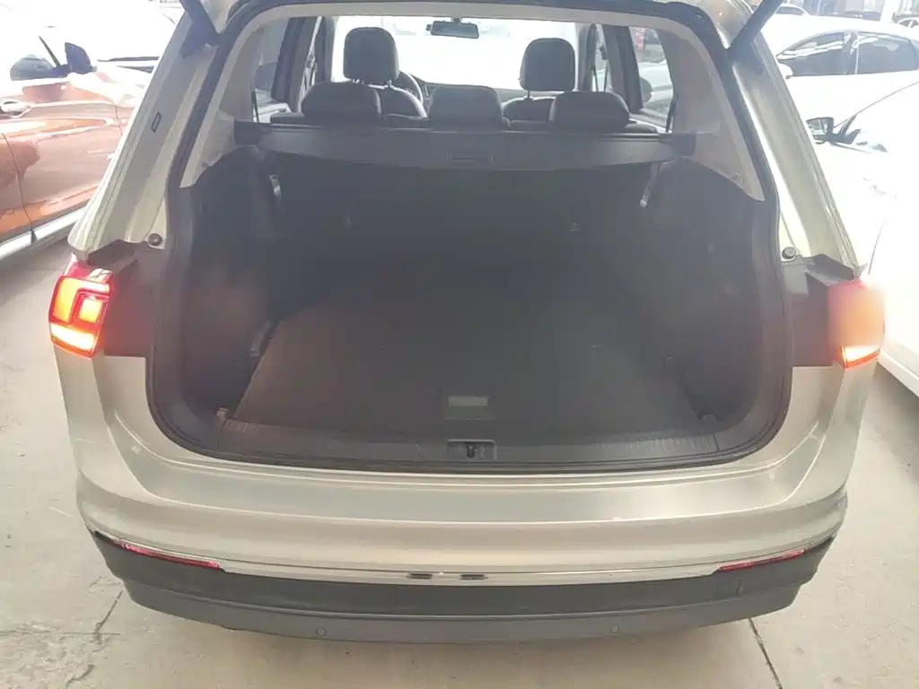 Volkswagen Tiguan L — миниатюра 19