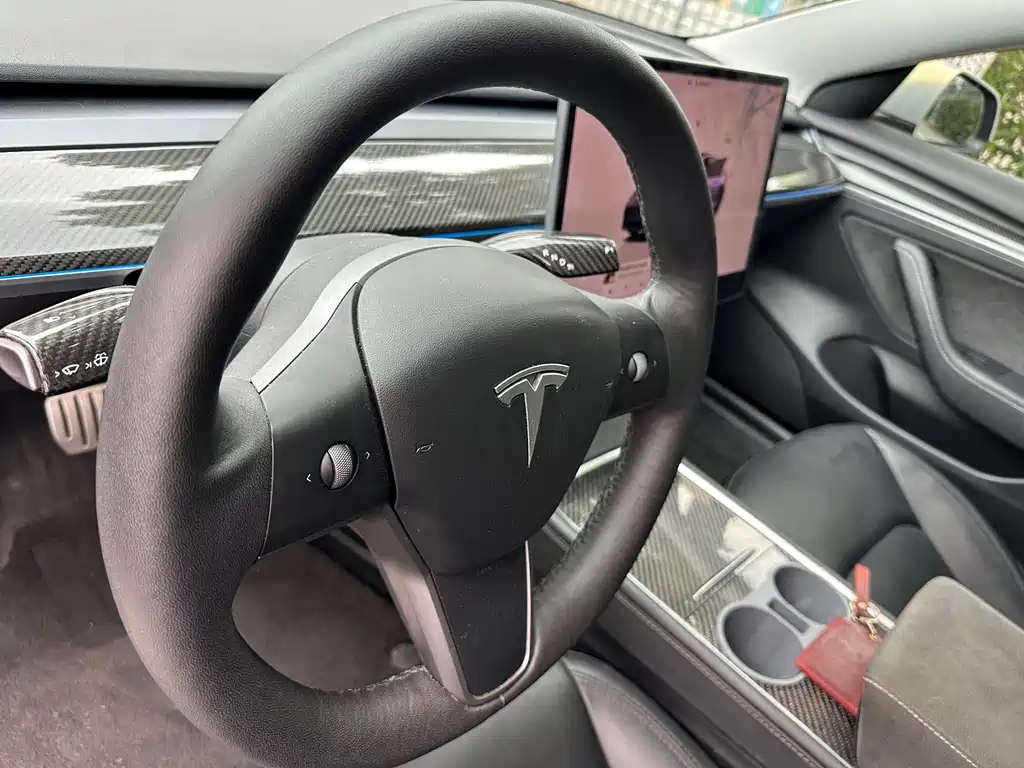 Tesla Model 3 — миниатюра 9