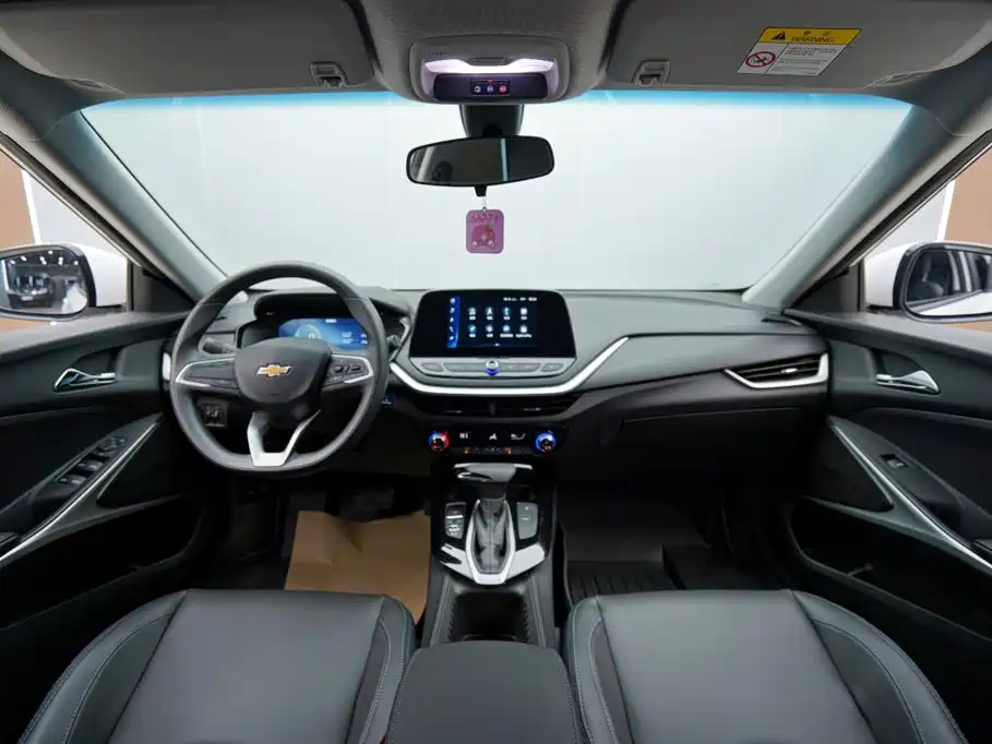 Chevrolet Menlo — миниатюра 11