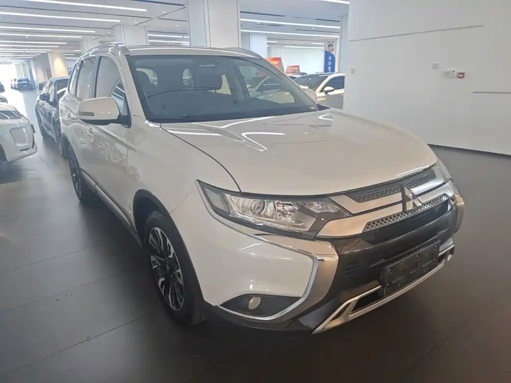 Mitsubishi Outlander — миниатюра 4