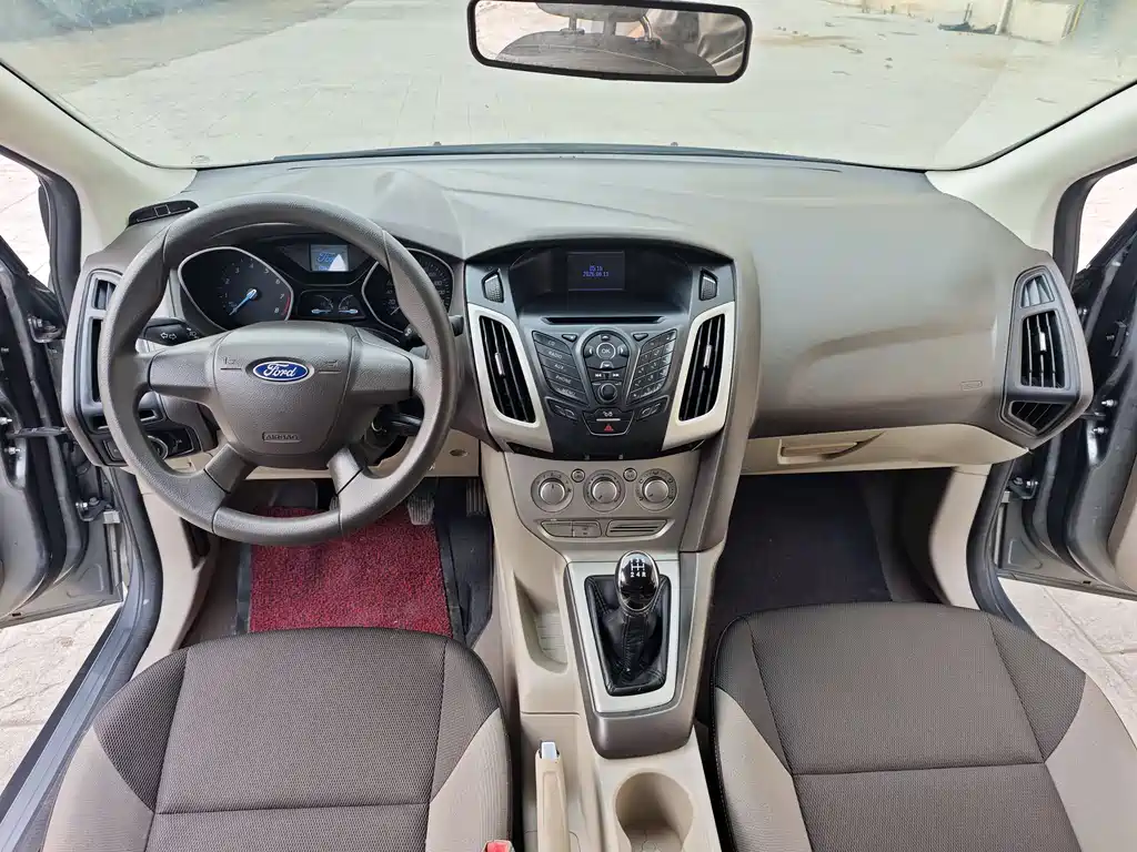 Ford Focus 2012 1.6L MT Comfort