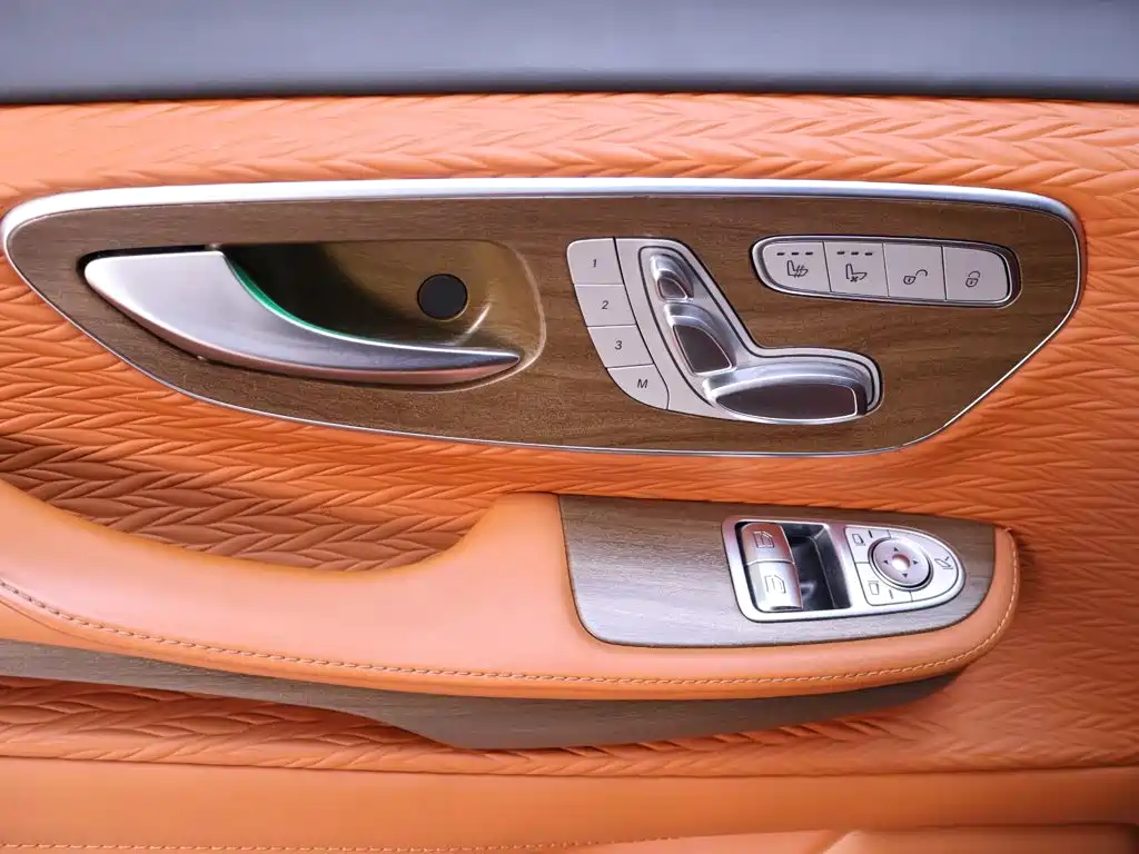Mercedes-Benz V-Class — миниатюра 17