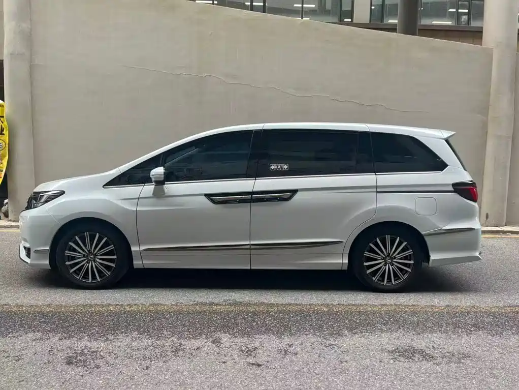 Honda Elysion — миниатюра 3