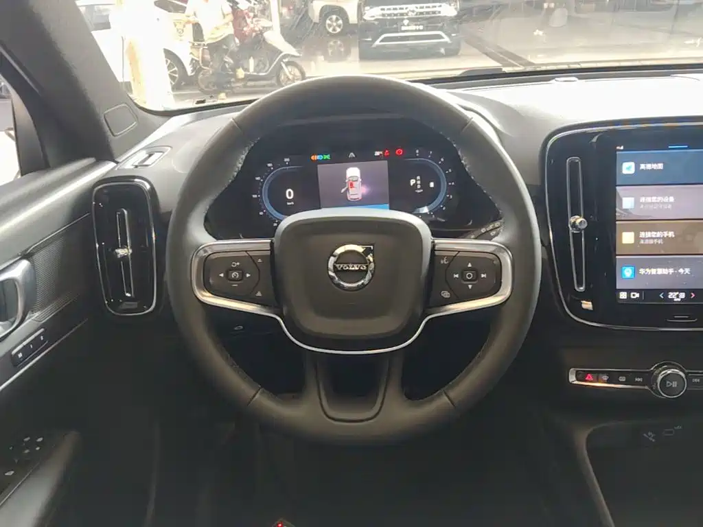 Volvo XC40 — миниатюра 11