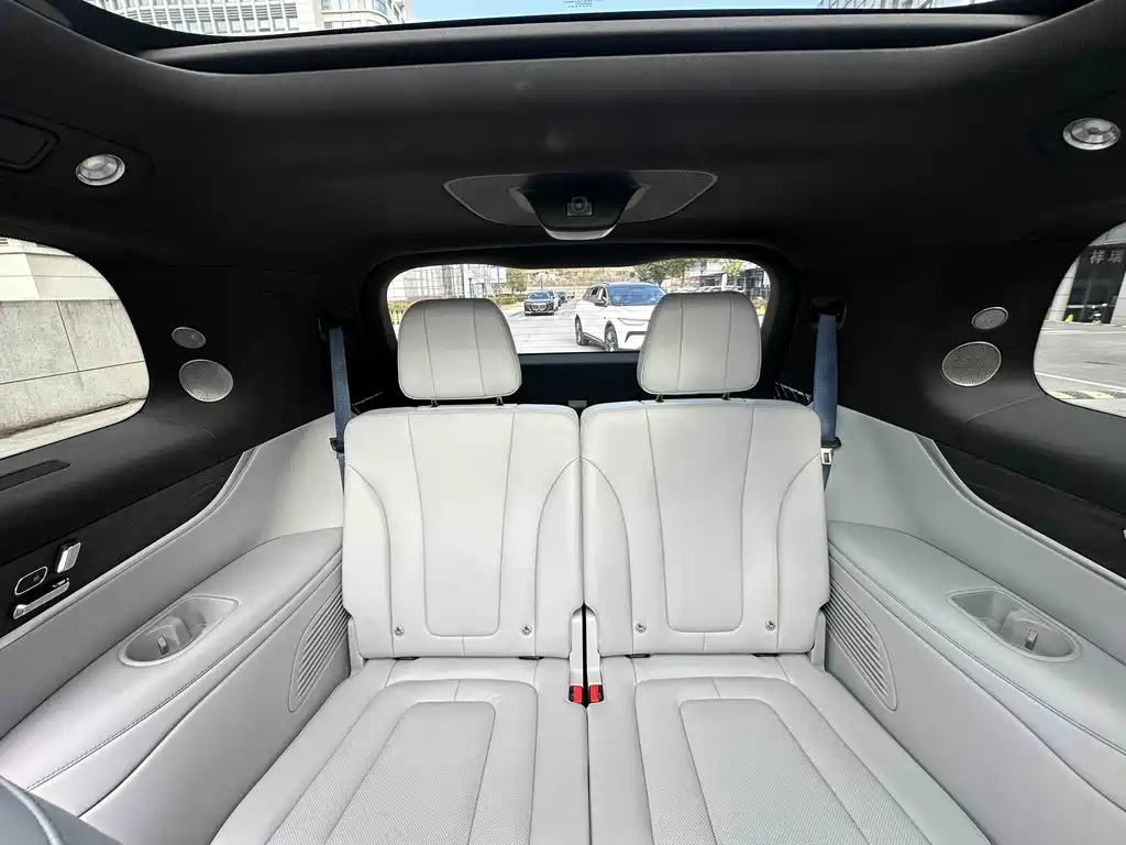 AITO ASK THE WORLD M9