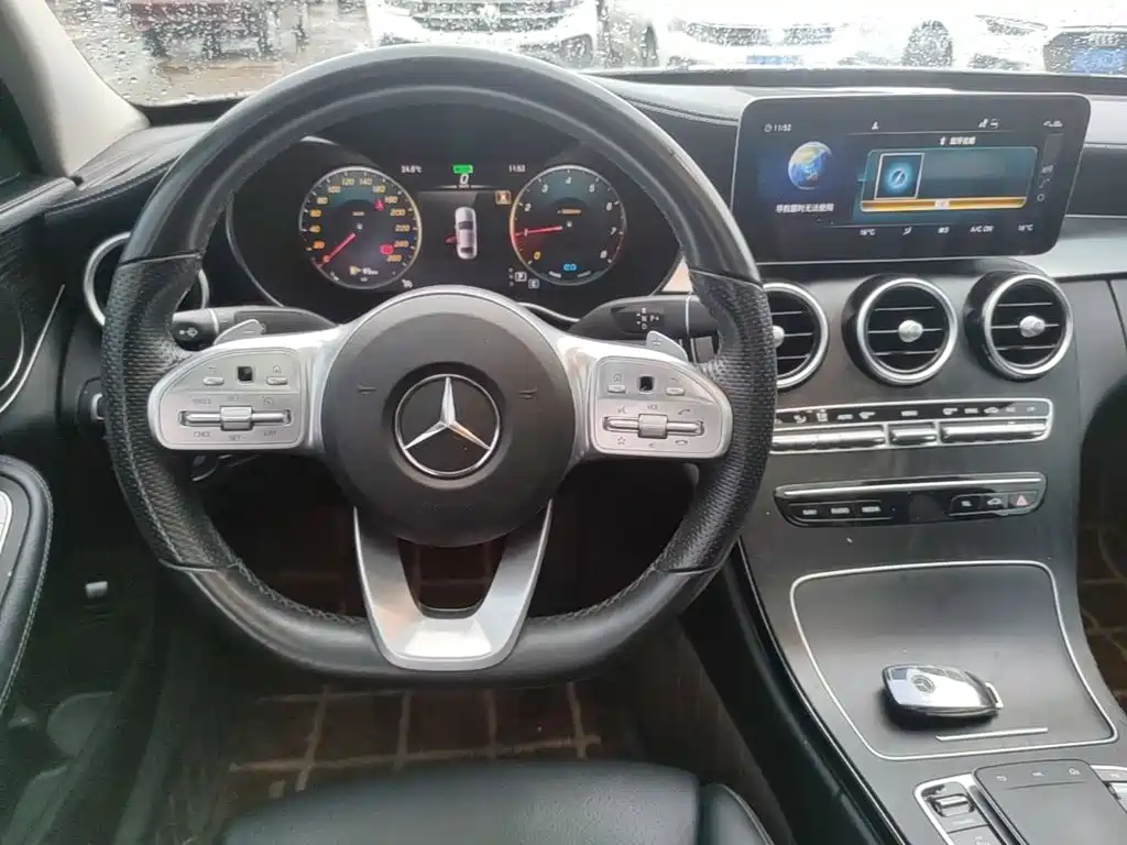 Mercedes-Benz C-Class — миниатюра 11