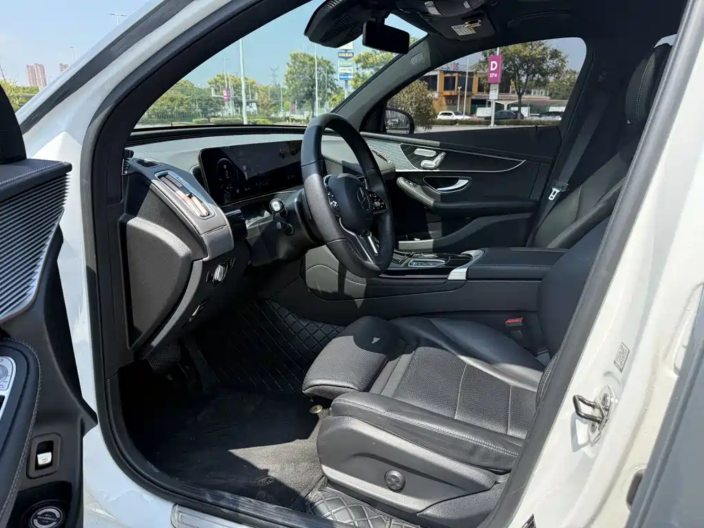 Mercedes-Benz EQC — миниатюра 9