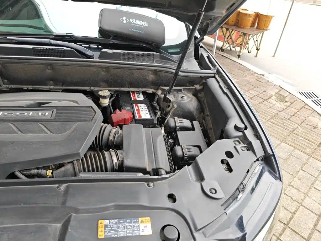 Lincoln Nautilus (Import) — миниатюра 20