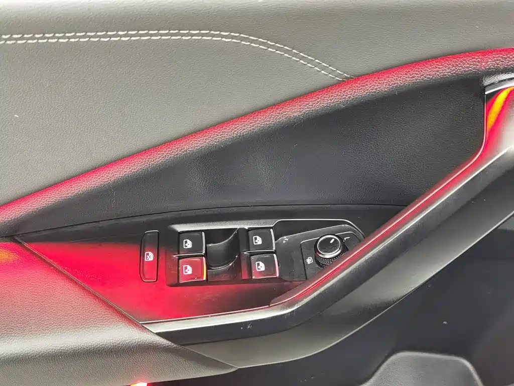 Volkswagen Sagitar — миниатюра 9