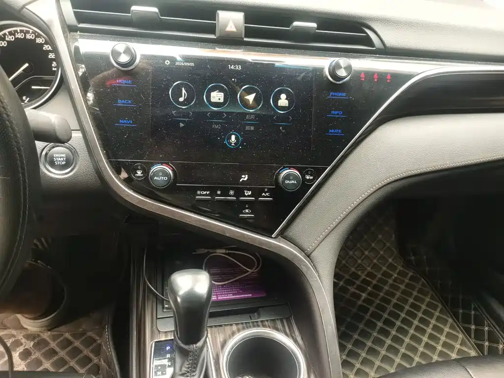 Toyota Camry — миниатюра 14
