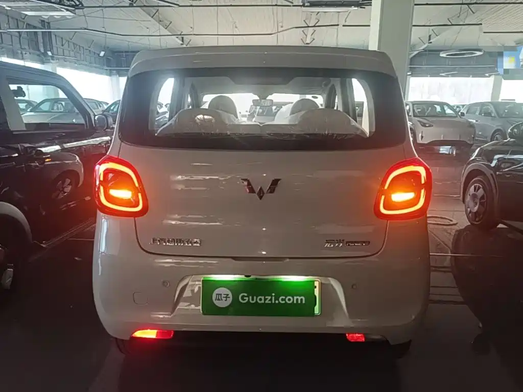 Wuling MINIEV — миниатюра 6