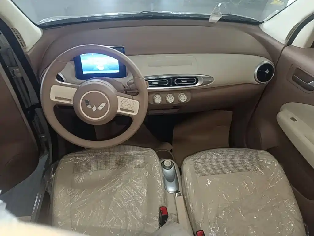 Wuling MINIEV — миниатюра 10