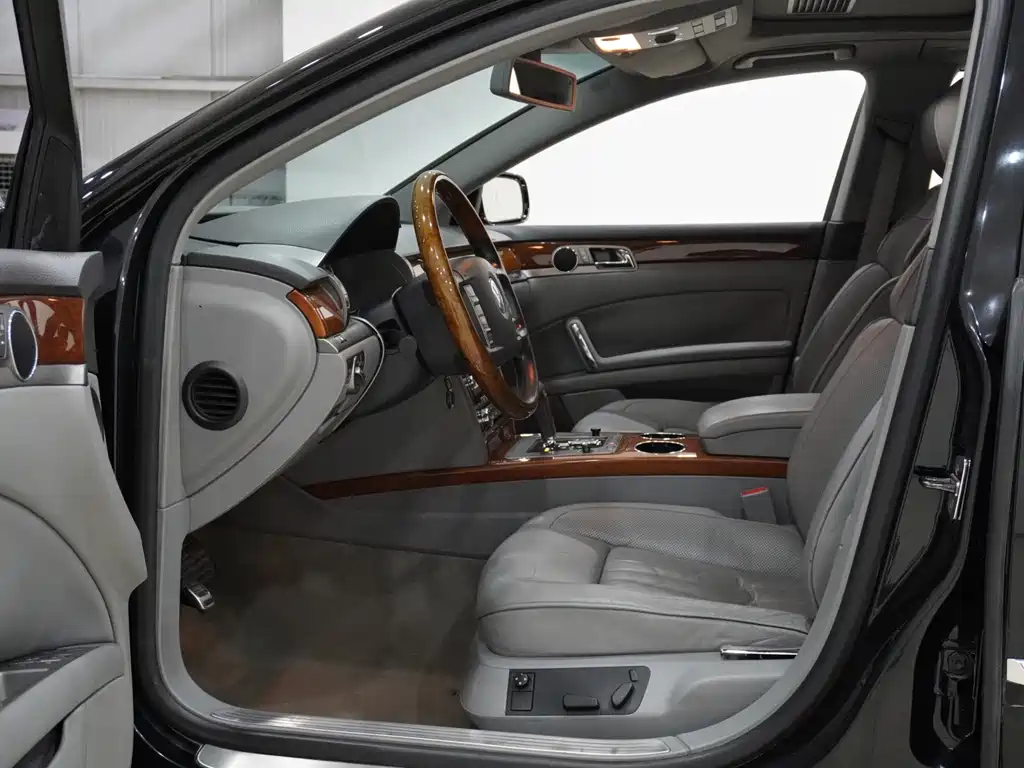 Volkswagen Phaeton — миниатюра 7