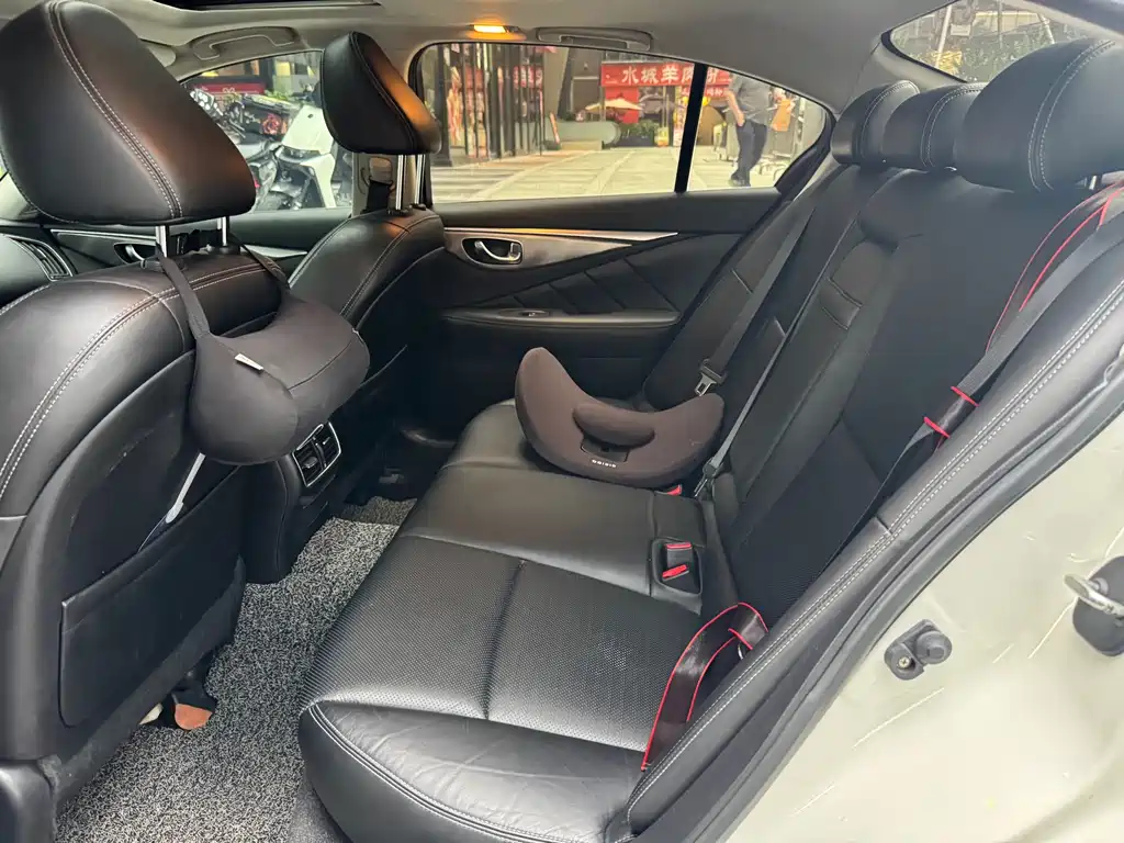 Infiniti Q50 2014 3.7L Luxury Sport