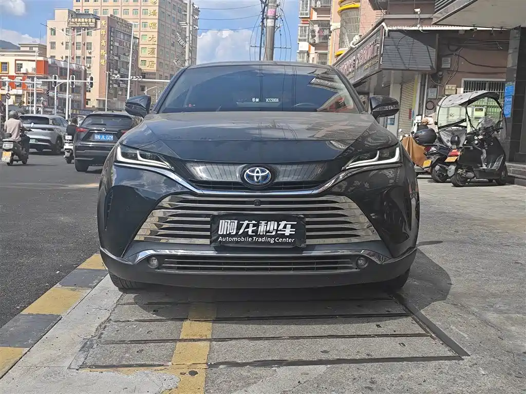 Toyota Harrier — миниатюра 2