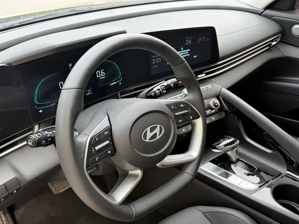 Hyundai Elantra — миниатюра 5