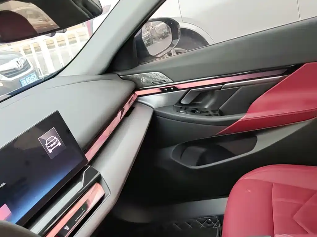 BMW 5 Series — миниатюра 6