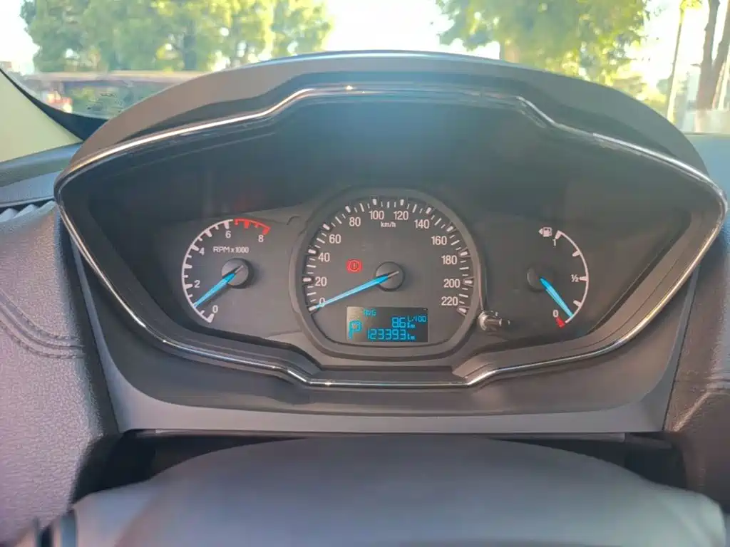 Ford Escort — миниатюра 12
