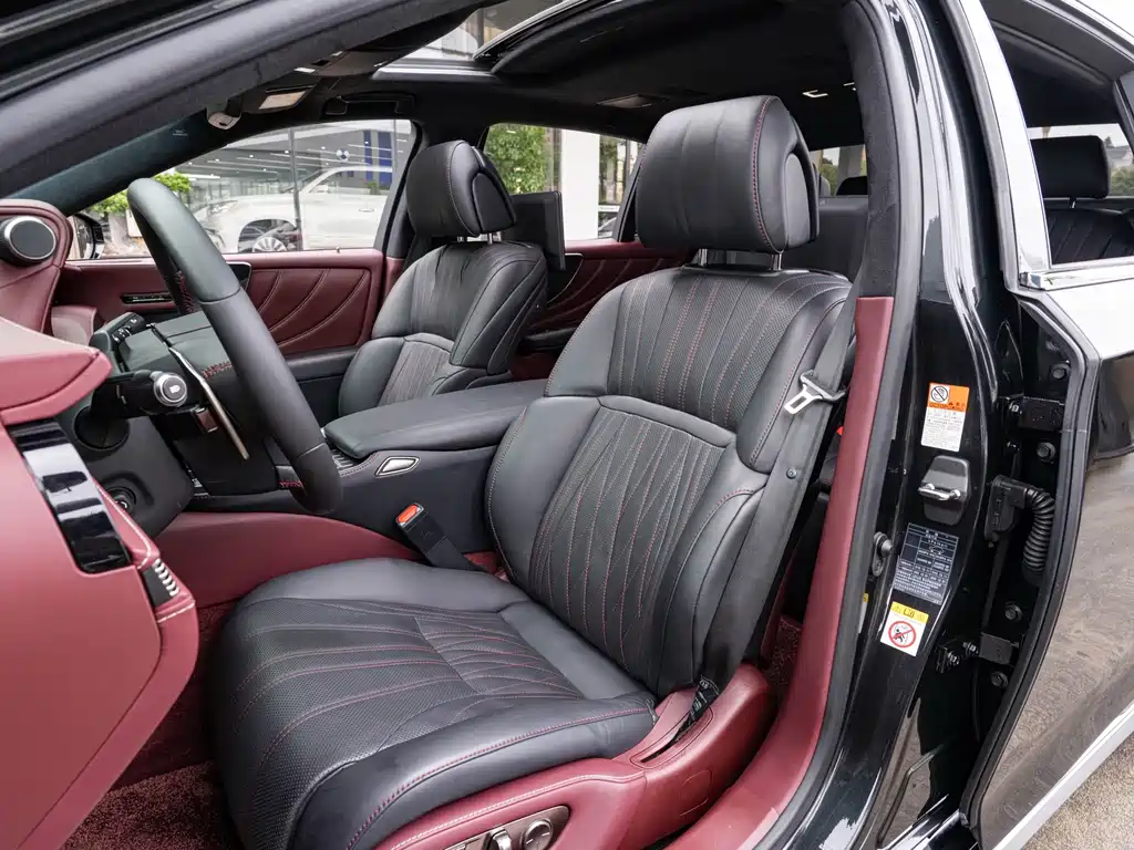 Lexus LS — миниатюра 11