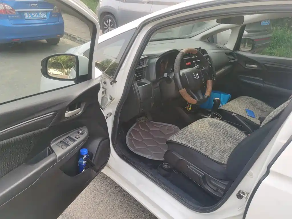 Honda Fit — миниатюра 14