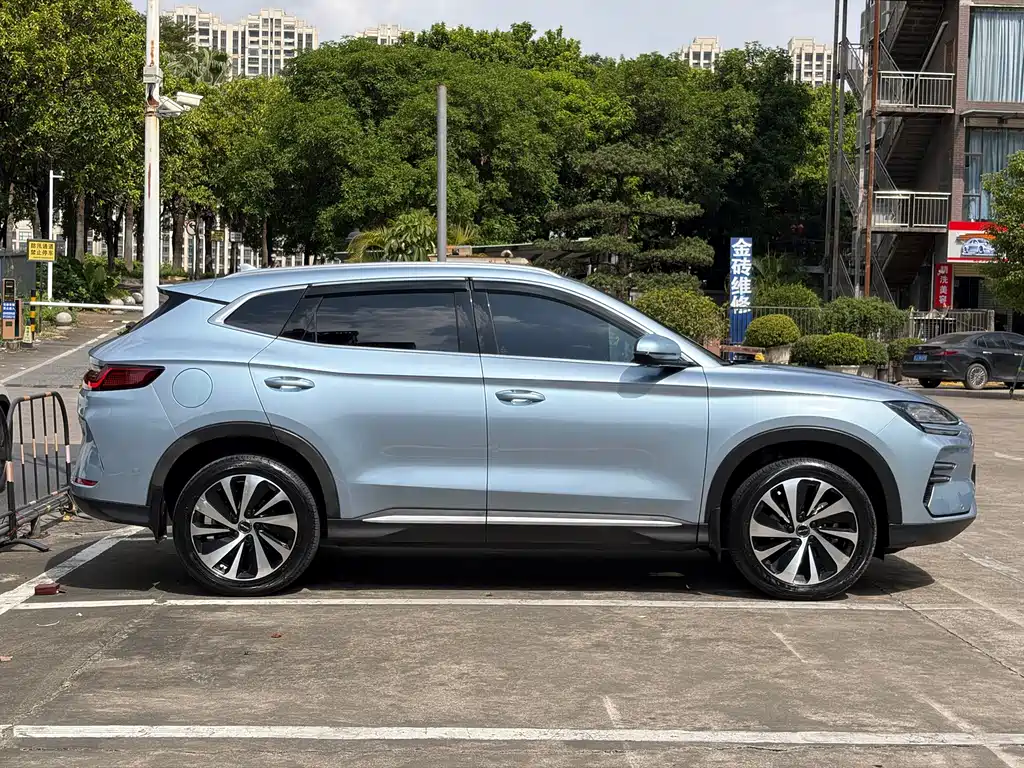 BYD PLUS New Energy — миниатюра 7