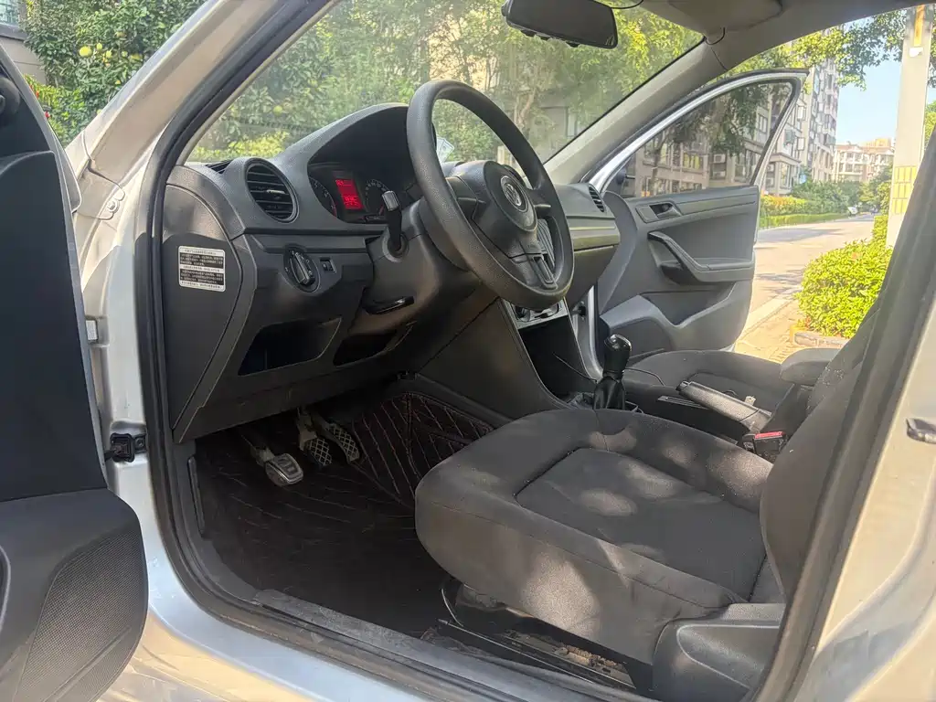 Volkswagen Jetta — миниатюра 13