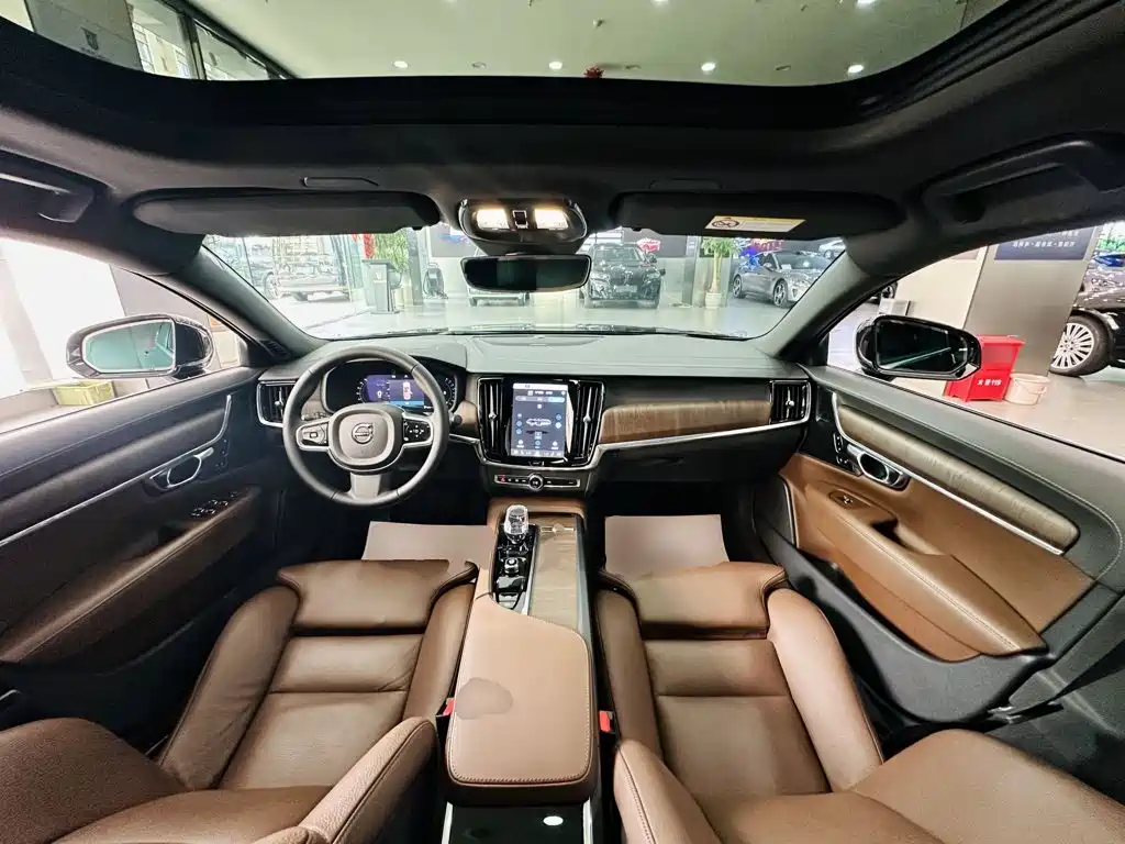 Volvo S90 — миниатюра 10