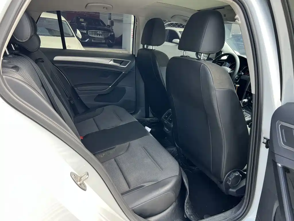 Volkswagen Golf — миниатюра 12