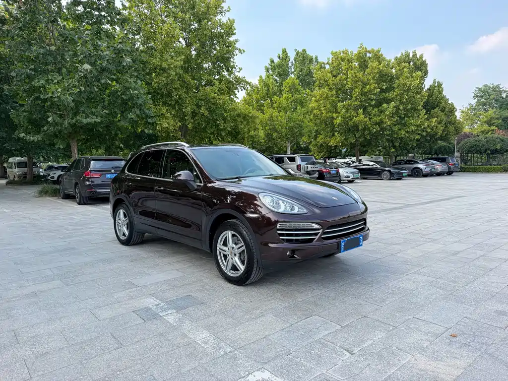 Porsche Cayenne — миниатюра 3
