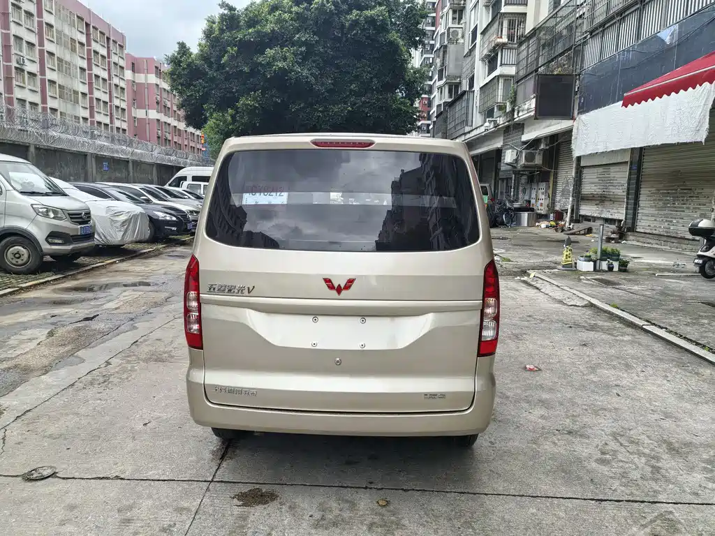 WULING WULING HONGGUANG V