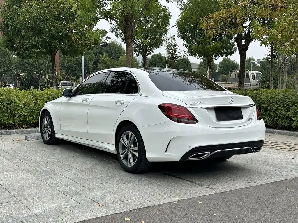 Mercedes-Benz C-Class — миниатюра 6