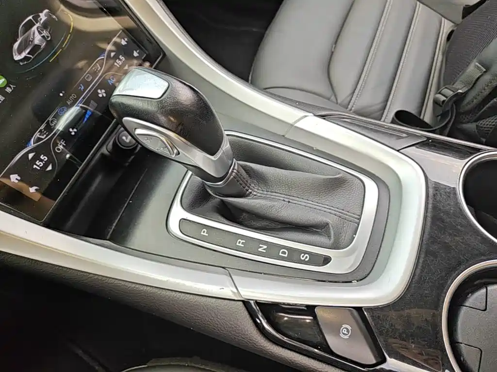 Ford Mondeo — миниатюра 14