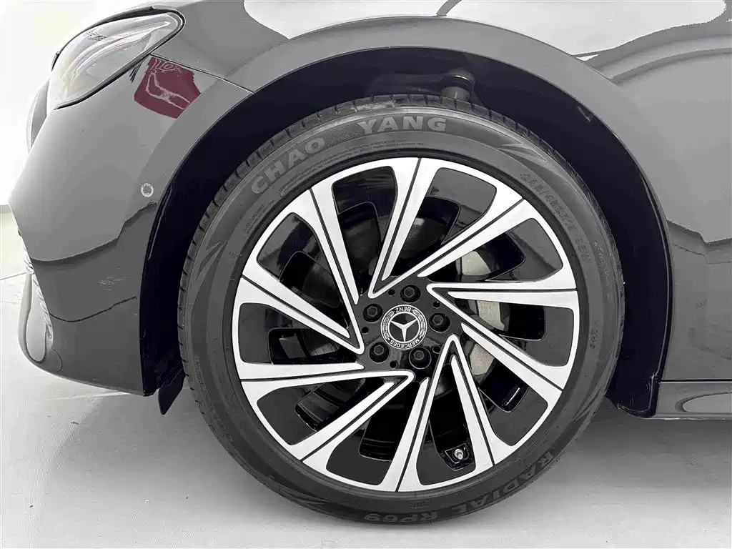 Mercedes-Benz E-Class — миниатюра 28