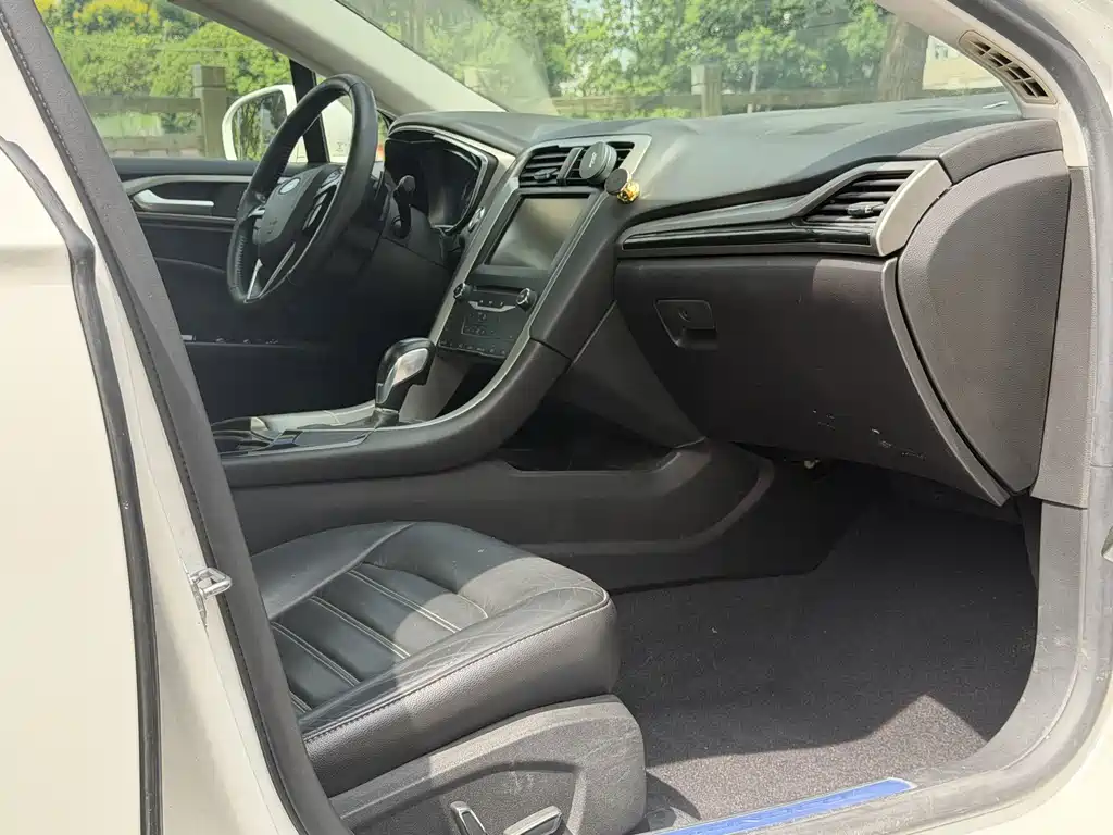 Ford Mondeo — миниатюра 4