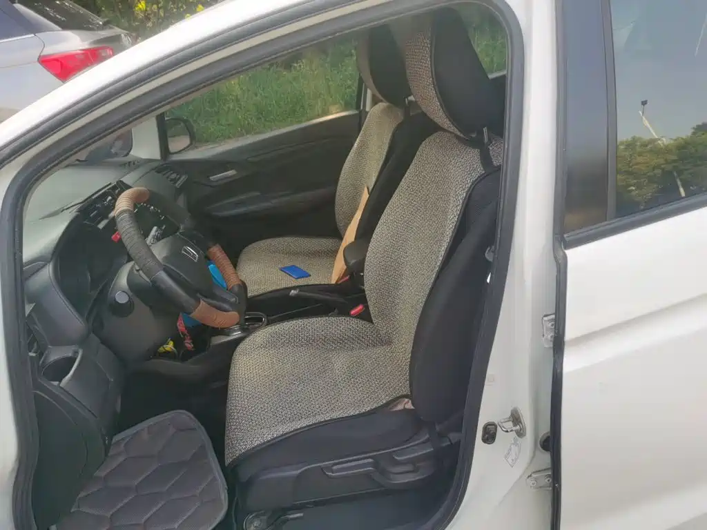 Honda Fit — миниатюра 8