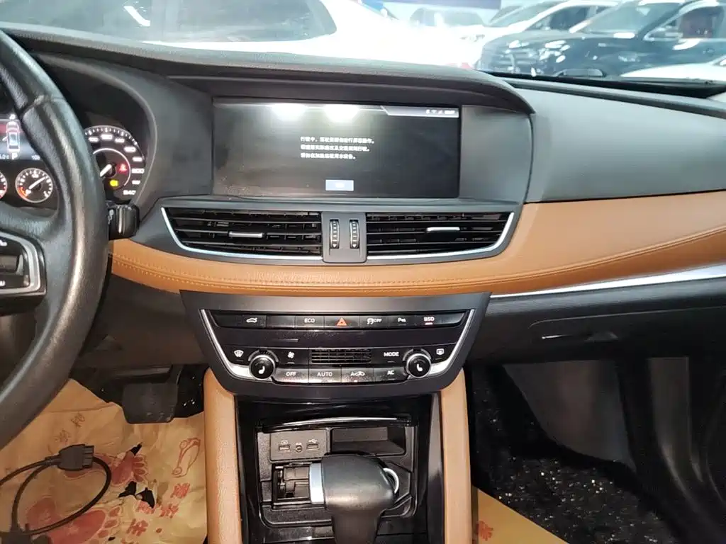 Borgward BX7 — миниатюра 13