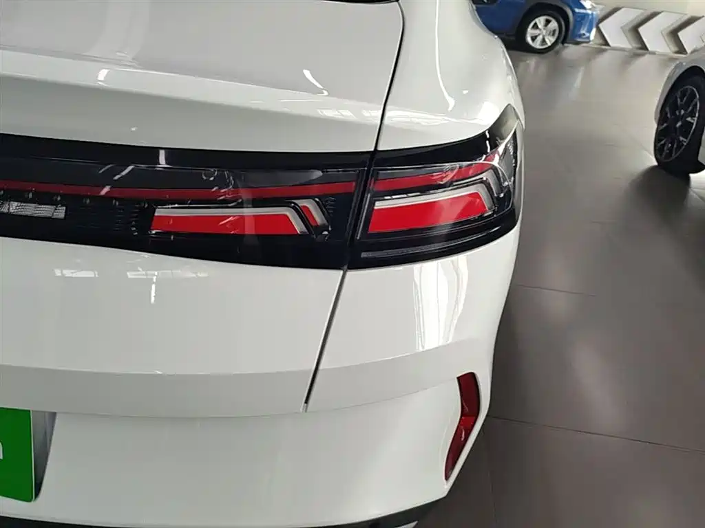 Volkswagen Lamando 2026 L 300TSI