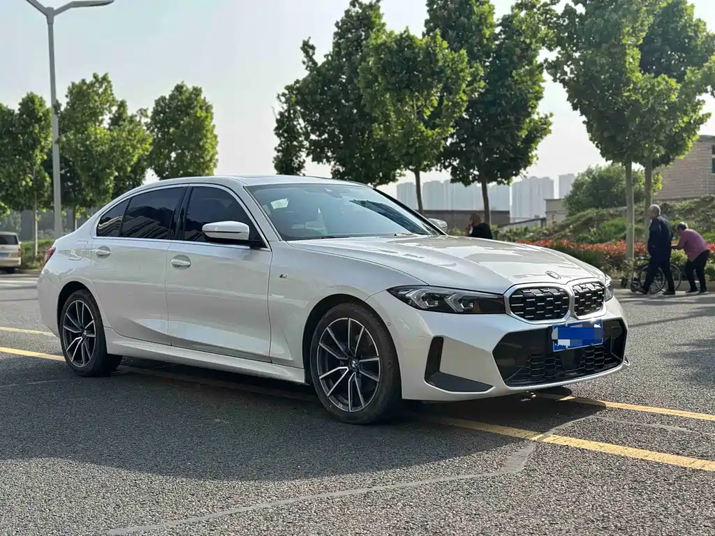 BMW 3 Series — миниатюра 3