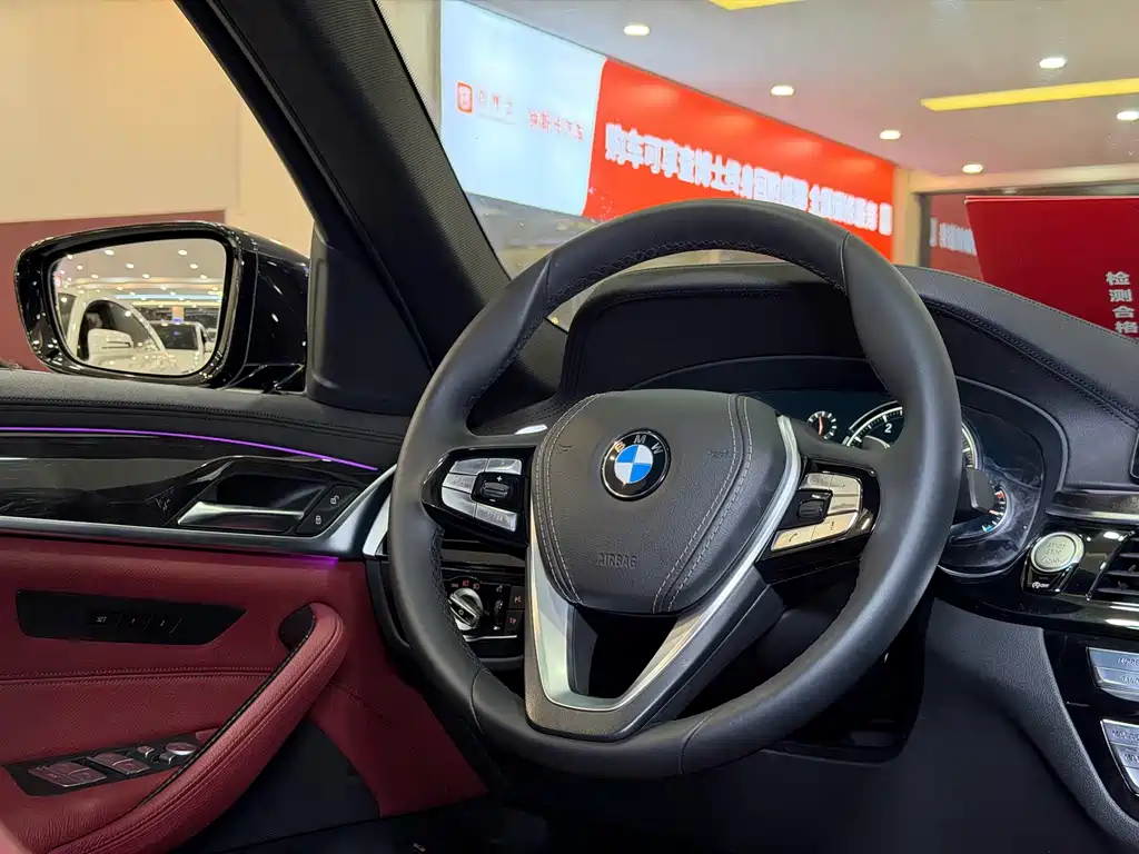 BMW 5 Series — миниатюра 17