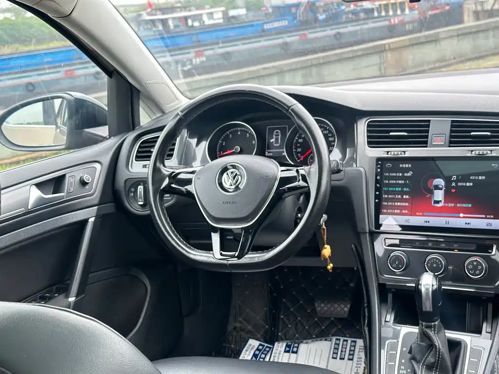 Volkswagen Golf — миниатюра 8