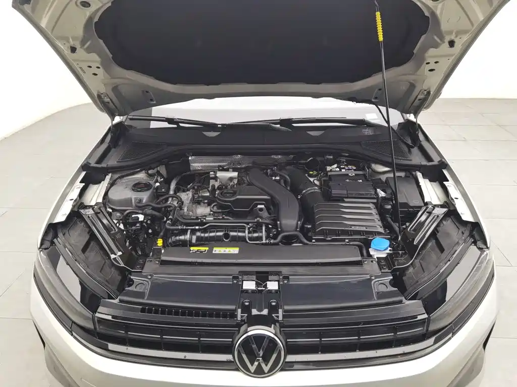 Volkswagen Sagitar — миниатюра 6