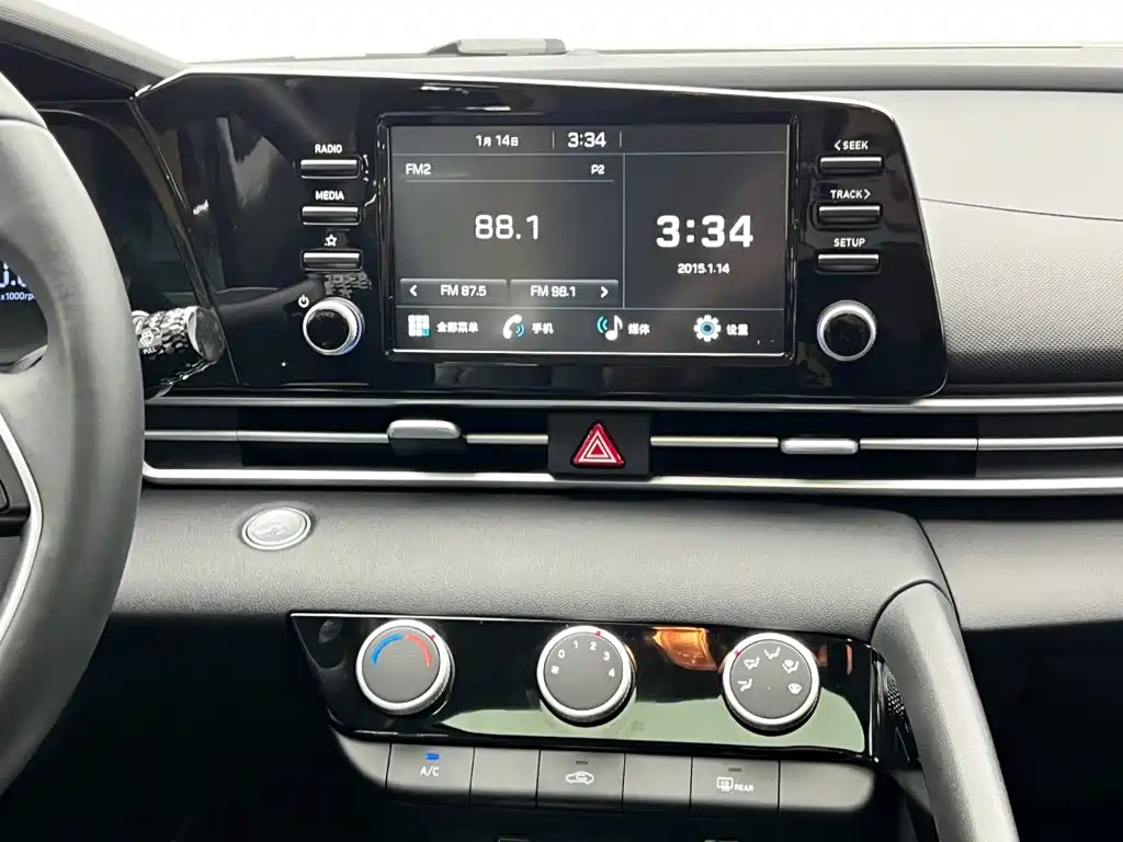 Hyundai Elantra — миниатюра 21
